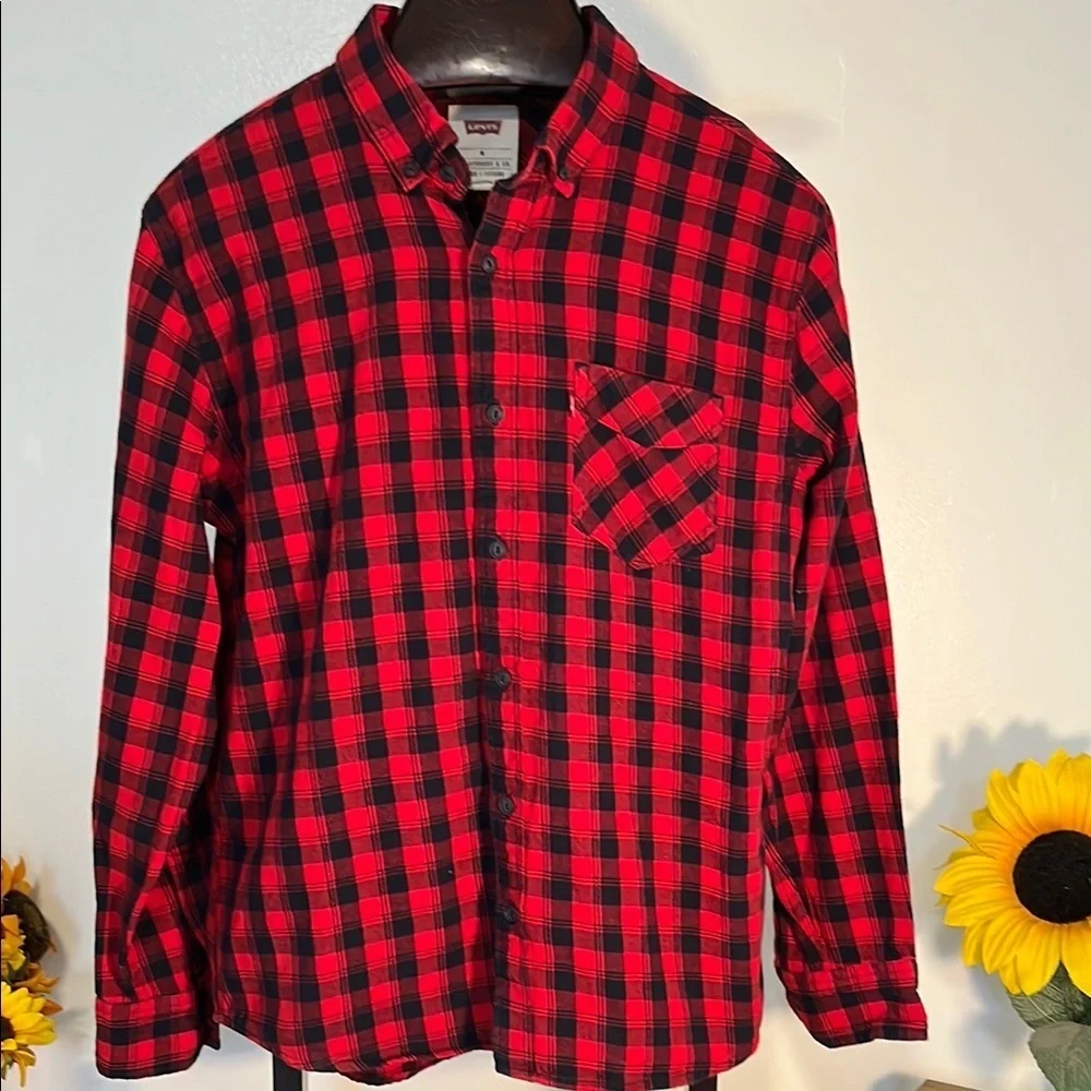 🔴 Levi’s Men’s Red & Black Plaid Button-Down Shirt | Classic Flannel